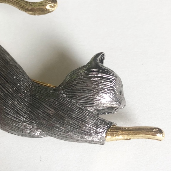 LIZ CLAIBORNE LC Black Stretching Cat Brooch Pin - Picture 4 of 8
